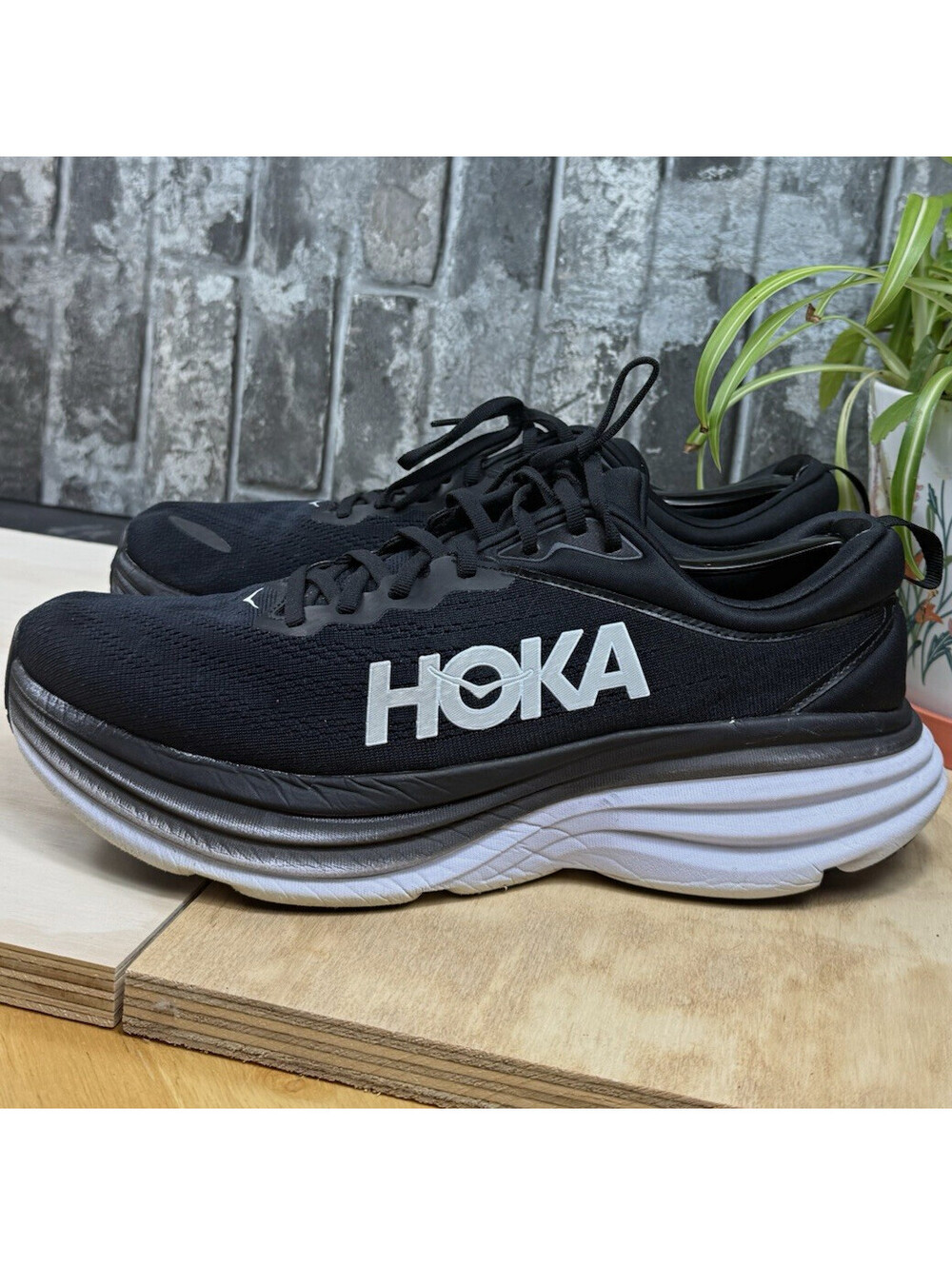 HOKA ONE ONE Bondi 8 Men's Black/White Low Top Lace-Up Mesh Sneaker 1123202